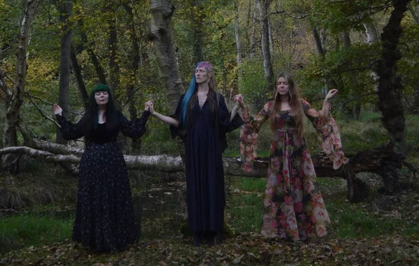 Photo of Tristwch Y Fenywod